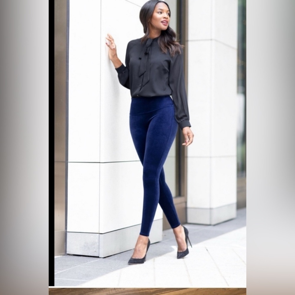 SPANX Trendy Velvet Leggings in Lapis Night Blue